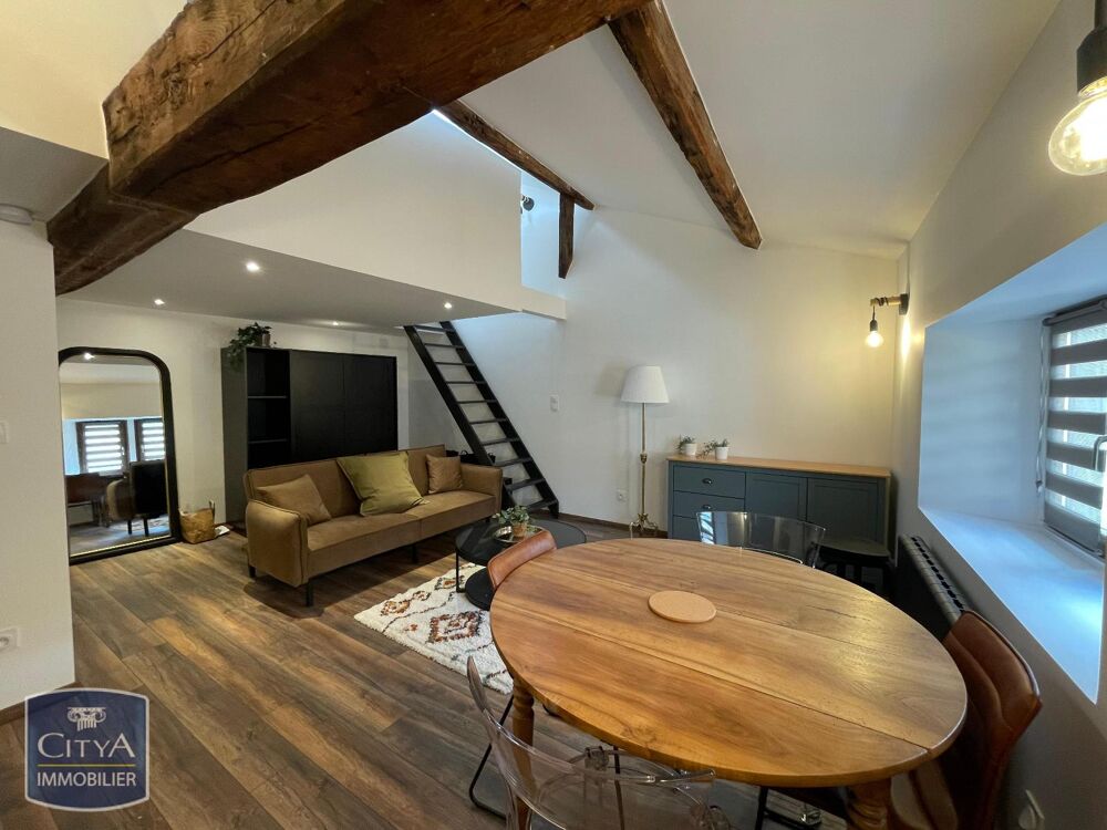 À LOUER : Appartement rénové T2 situé à Toul, dans le dé....