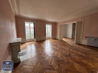  Appartement à louer 5 pièces 237 m²