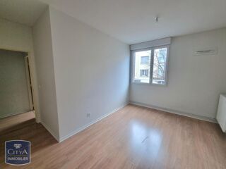  Appartement à louer 4 pièces 93 m²
