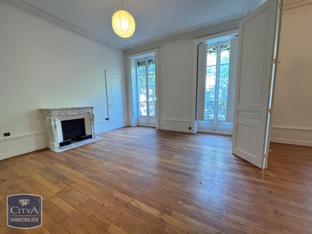 GRENOBLE HYPERCENTRE, 3 boulevard Gambetta, vaste appart....