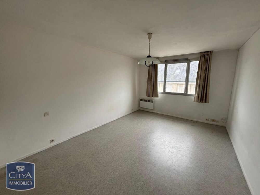 À LOUER - Studio rénové de 21 m² - Place Jean-Jaurès, To....