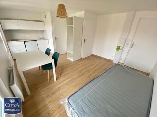  Appartement à louer 1 pièce 23 m² Toulon