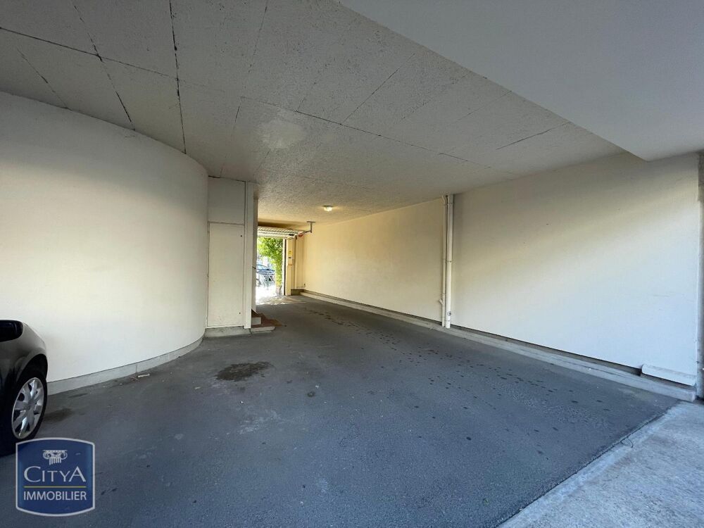 location Parking / Garage Rambouillet (78120)