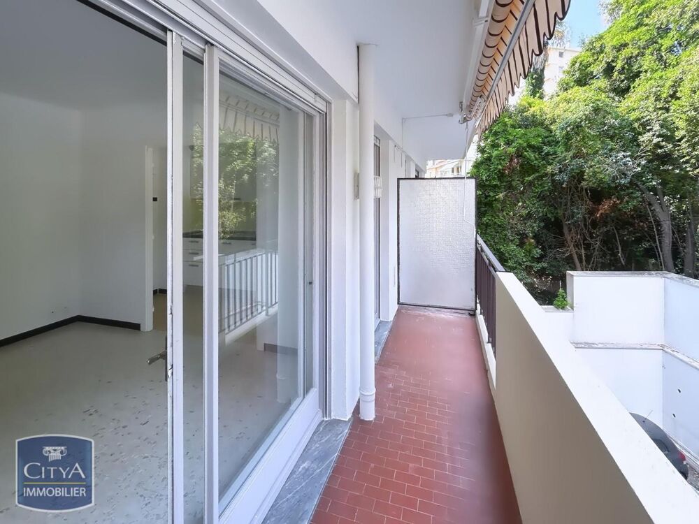 Vous êtes à la recherche d'un studio de 27.43 m² accueil....