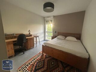  Appartement à louer 2 pièces 45 m²
