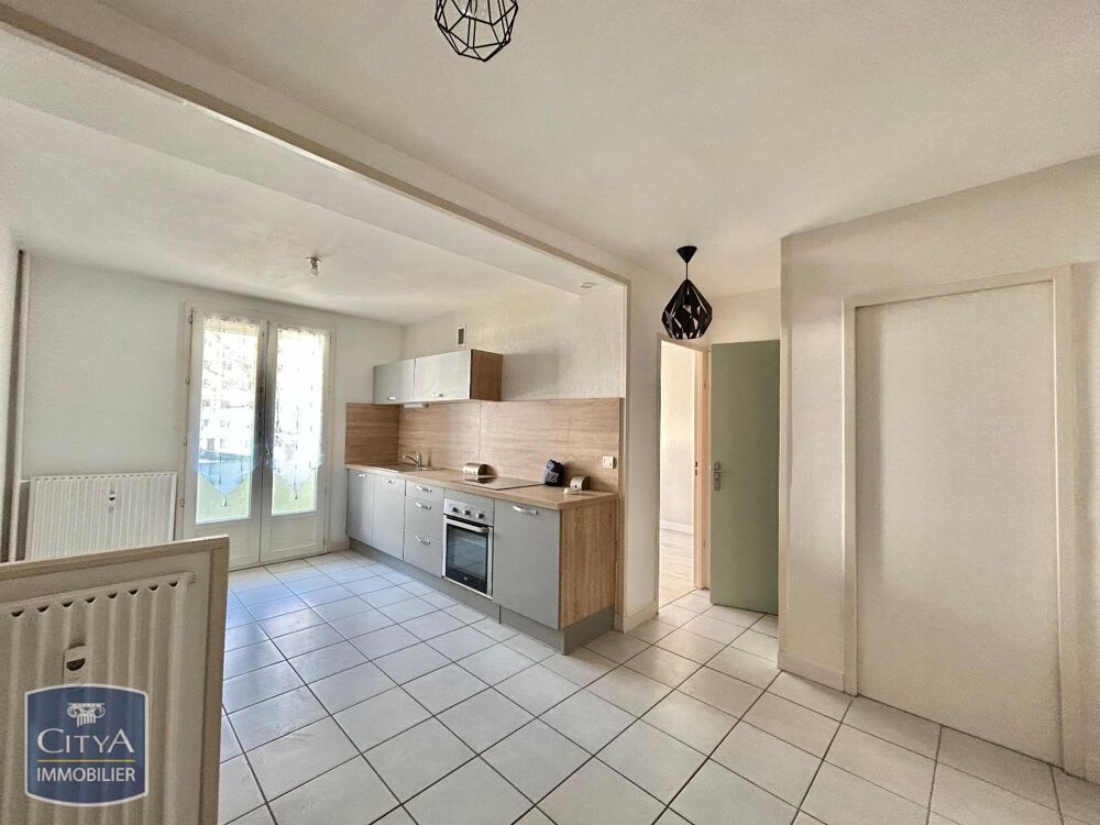 À LOUER : Appartement rénové T2 situé à Saint-Étienne, d....