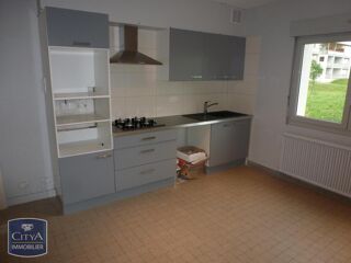  Appartement à louer 4 pièces 97 m²