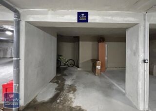 Parking / Garage � louer 