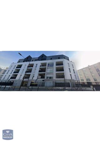  Parking / Garage à louer 
