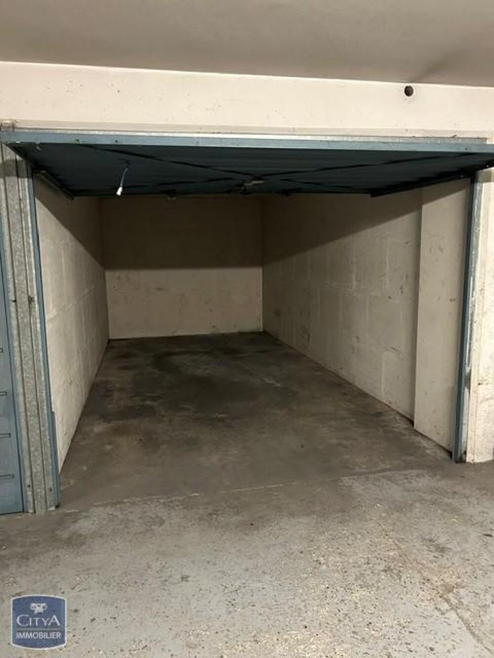 location Parking / Garage Courbevoie (92400)