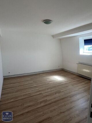 Appartement à louer 5 pièces 171 m²