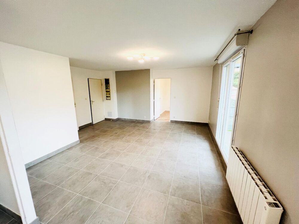 Charollois immobilier vous propose à la location un appa....