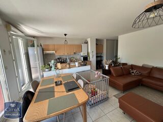  Appartement à louer 3 pièces 77 m²