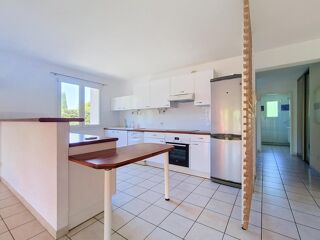  Appartement à louer 3 pièces 80 m²