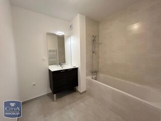  Appartement à louer 3 pièces 61 m²