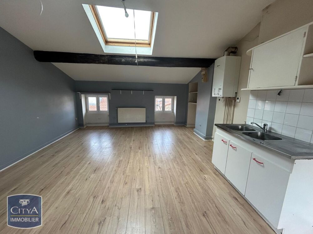 À LOUER : Appartement T3 situé à Saint-Étienne. Ce bien ....