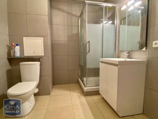  Appartement à louer 3 pièces 65 m²