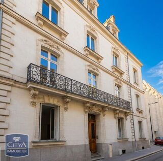  Appartement à louer 2 pièces 75 m²