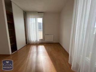  Appartement à louer 4 pièces 104 m²