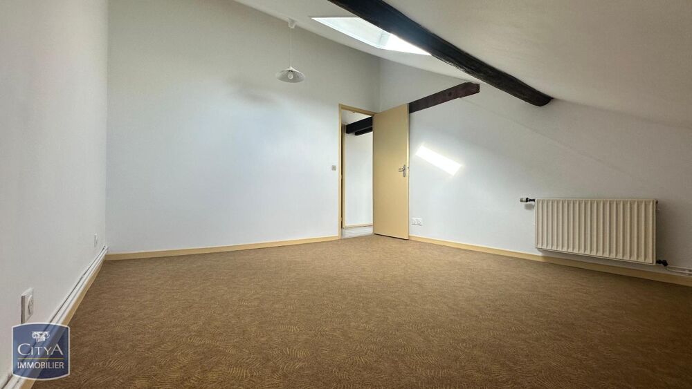 À LOUER : Appartement T2 au dernier étage à Reims Situé ....