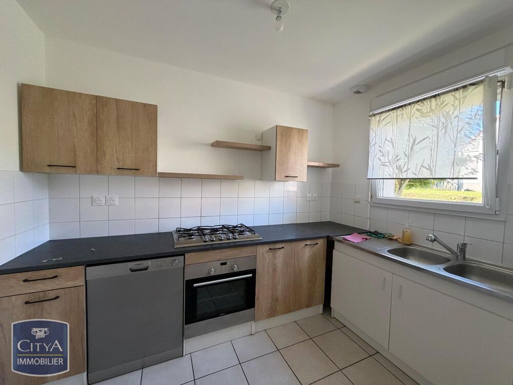 Maison de type 4, de 84M², offrant au rez de chaussée, u....