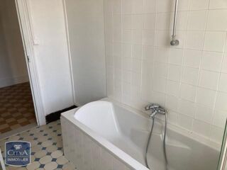  Appartement à louer 3 pièces 79 m²