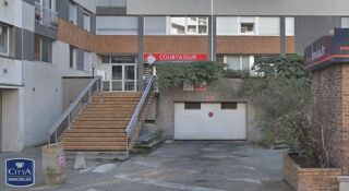  Parking / Garage à louer 