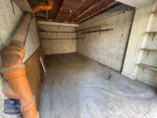  Parking / Garage à louer 16 m²