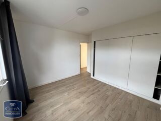  Appartement à louer 4 pièces 74 m²