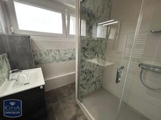  Appartement à louer 4 pièces 64 m²