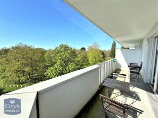 Appartement à louer 4 pièces 82 m²