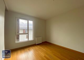  Appartement à louer 4 pièces 107 m²