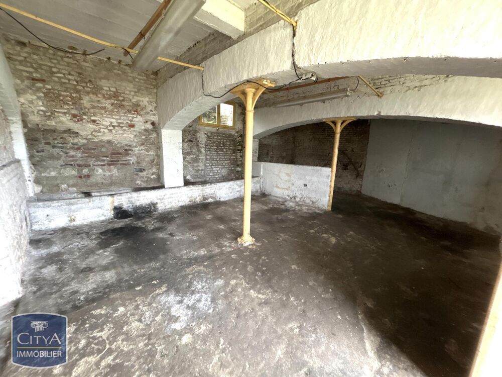 location Parking / Garage - 35 m² Saint-Quentin (02100)