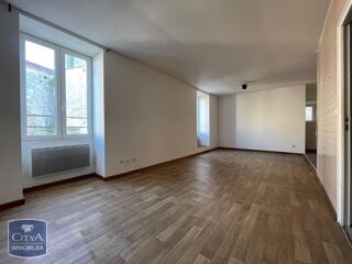  Appartement à louer 3 pièces 75 m²