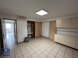  Appartement à louer 4 pièces 87 m²