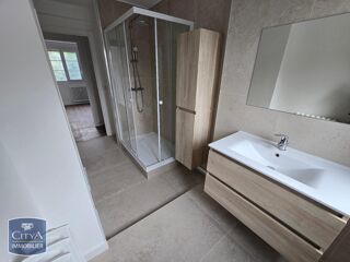  Appartement à louer 4 pièces 83 m²