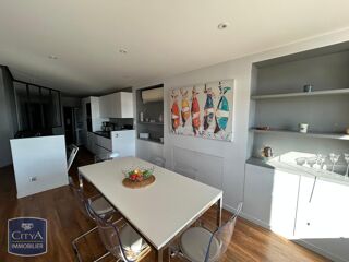  Appartement à louer 3 pièces 145 m²