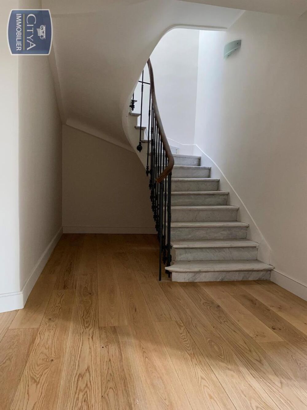 location Appartement - 4 pièce(s) - 95 m² Agay (83530)