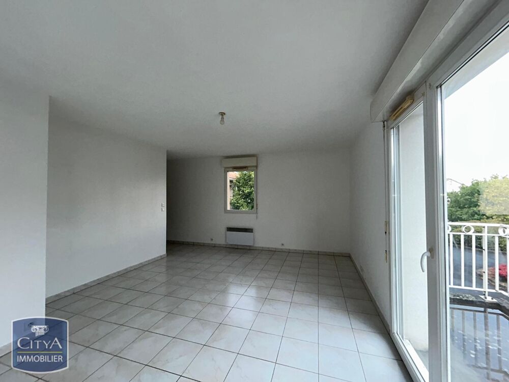 location Appartement - 2 pièce(s) - 47 m² Fontenay-le-Comte (85200)