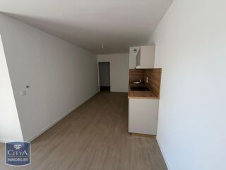  Appartement à louer 4 pièces 80 m²