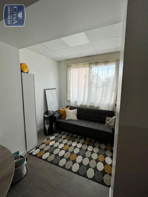 &Agrave; LOUER : Local professionnel situ&eacute; &agrave; Arpajon, dans l... 506 91290 Arpajon