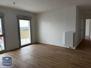  Appartement à louer 4 pièces 79 m²