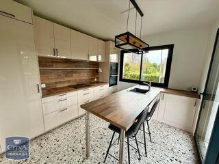  Maison à louer 6 pièces 153 m²