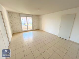  Appartement à louer 4 pièces 74 m²