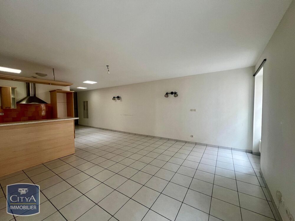 À LOUER : Appartement T4 de 102m² situé à Riom, Grand ap....