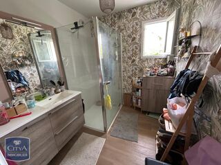  Appartement à louer 4 pièces 80 m²
