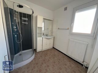  Appartement à louer 3 pièces 73 m²