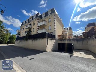  Parking / Garage à louer 