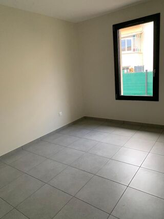 Villa  louer 4 pices 93 m