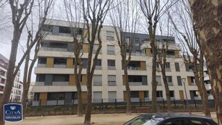  Parking / Garage à louer 